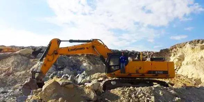 excavator with cummins engine